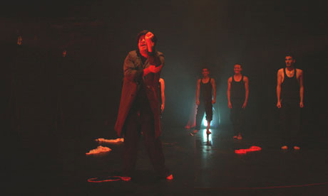 Szenenfoto aus "Was noch?", der aktuellen Inszenierung des FREEDOM THEATRE