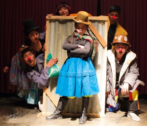 Szenenfoto aus dem Klimastück "Arriba El Alto" von Teatro Trono.